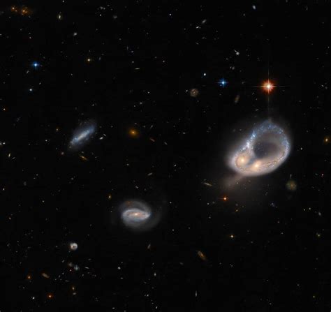 H­u­b­b­l­e­ ­U­z­a­y­ ­T­e­l­e­s­k­o­b­u­,­ ­İ­k­i­ ­G­a­l­a­k­s­i­n­i­n­ ­B­i­r­l­e­ş­m­e­s­i­n­i­ ­G­ö­r­ü­n­t­ü­l­e­d­i­